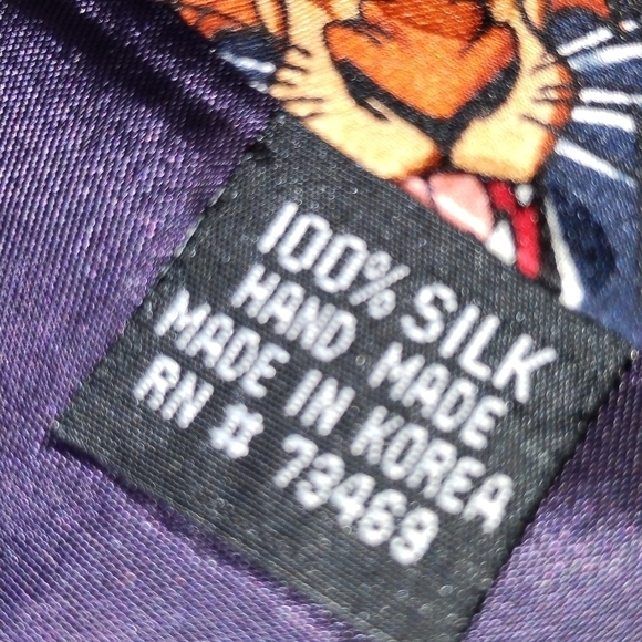 The Disney Store Lion King characters neck tie black background - Picture 3 of 4